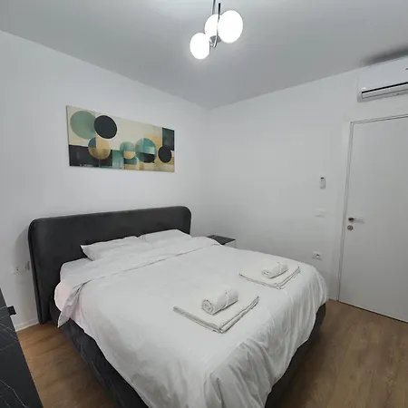 Valentino Zirkon Apartamento Tirana